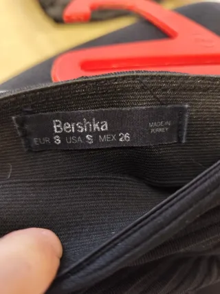 Falda tubo negra con cremalleras