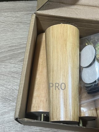 Set di 4 gambe in legno massello