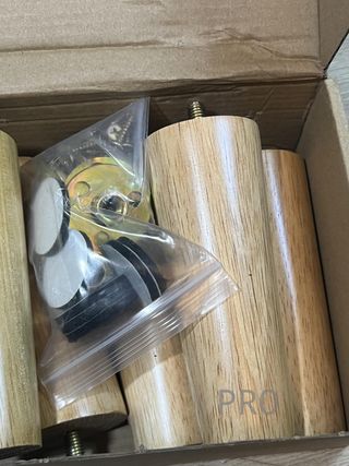 Set di 4 gambe in legno massello