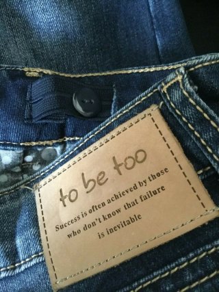 Jeans To Be Too taglia 38 con toppe e strappi