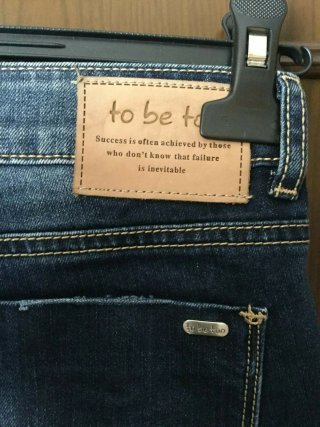 Jeans To Be Too taglia 38 con toppe e strappi