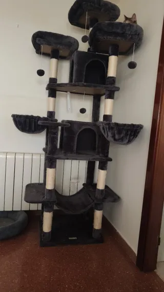Castillo para gatos con varias alturas