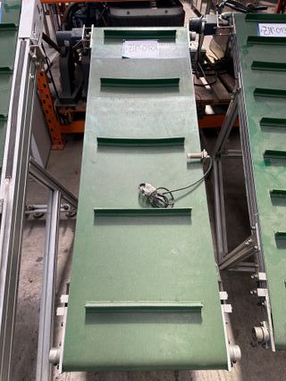 Cinta transportadora inclinada