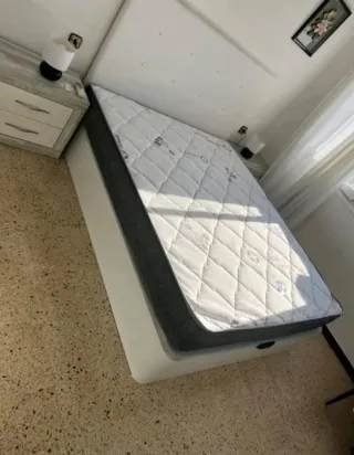 Canapés y colchones nuevos