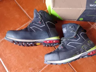 Vendo/cambio botas Montaña Boreal Brenta Graphite