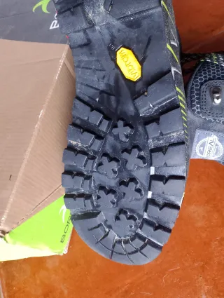 Vendo/cambio botas Montaña Boreal Brenta Graphite