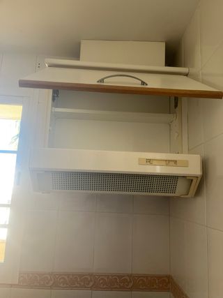 Muebles de cocina con campana, vitro y fregadero