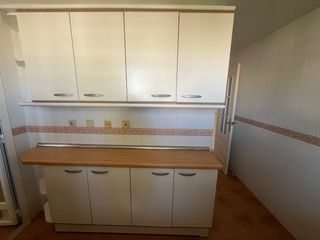 Muebles de cocina con campana, vitro y fregadero