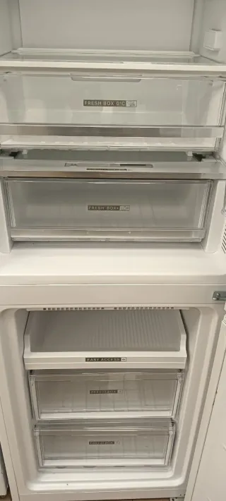 NEVERA COMBI WHIRLPOOL NO FROST ENERGÍA A+