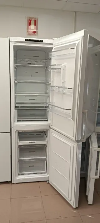 NEVERA COMBI WHIRLPOOL NO FROST ENERGÍA A+
