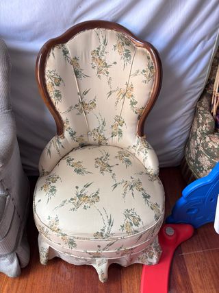 Sillón antiguo floral