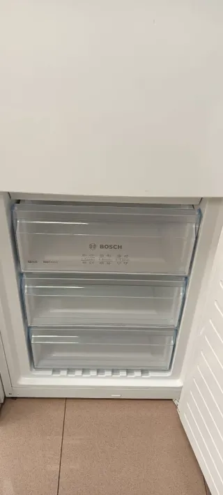 NEVERA COMBI BOSCH NO FROST ENERGÍA A++