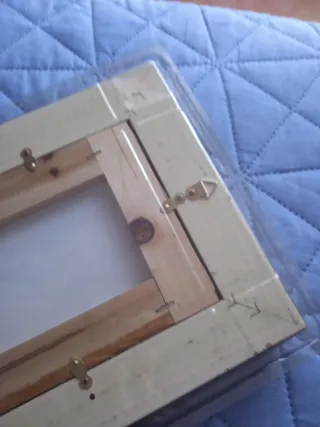 Quadro con cornice dorata sigillato