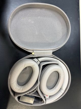Auriculares Sony WM-1000XM4 cancelacion ruido.