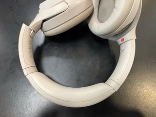 Auriculares Sony WM-1000XM4 cancelacion ruido.