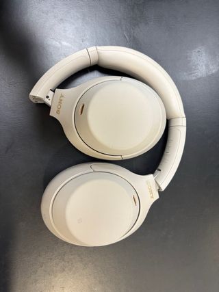 Auriculares Sony WM-1000XM4 cancelacion ruido.