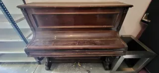 Piano Vertical Marrón