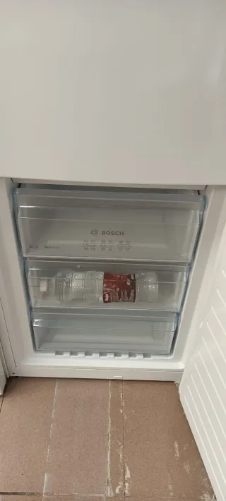 NEVERA COMBI BOSCH NO FROST ENERGÍA A+