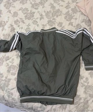 Giubbino leggero Adidas verde oliva