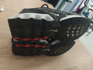 Zapatillas Nike Air Dn Negras y Blancas