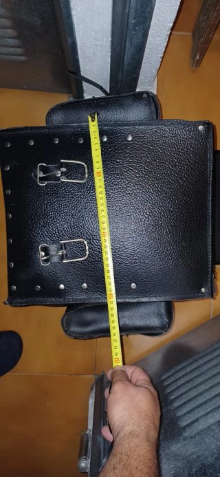 Baúl de moto negro iron sorse