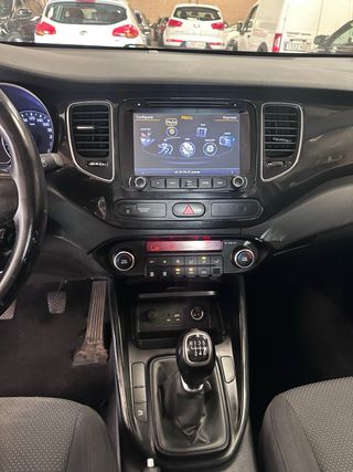 KIA Carens 2015  148.000km