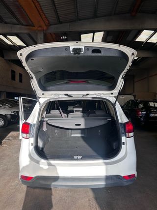 KIA Carens 2015  148.000km