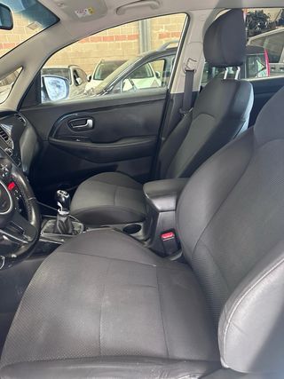 KIA Carens 2015  148.000km