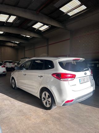 KIA Carens 2015  148.000km