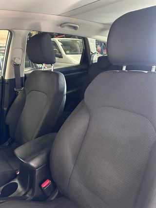 KIA Carens 2015  148.000km