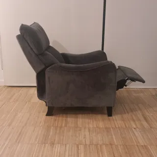 Butaca reclinable gris tela