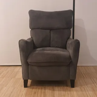 Butaca reclinable gris tela