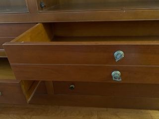 Mueble buffet madera maciza con cristal