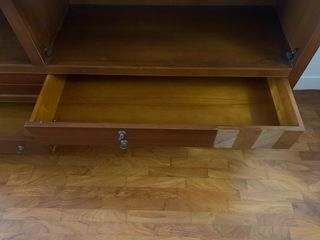 Mueble buffet madera maciza con cristal
