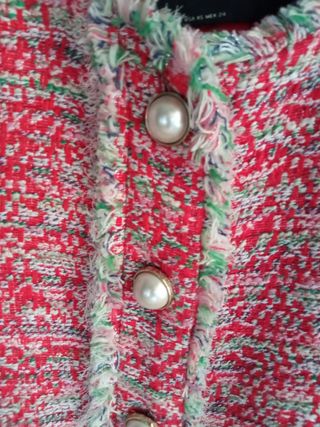Chaqueta mujer Zara , jaspeado en rojo  Talla XS