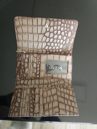 Cartera Monedero Guess Mariposa  Marrón