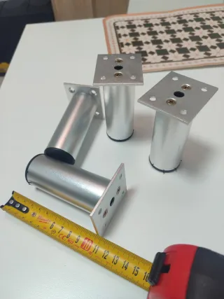 4 Patas Metálicas para Muebles