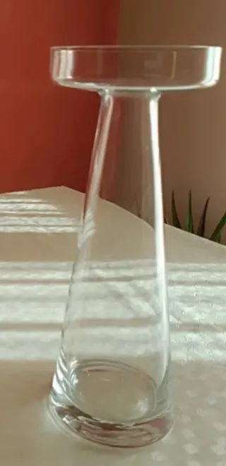 Jarrón  decorativo de cristal  transparente