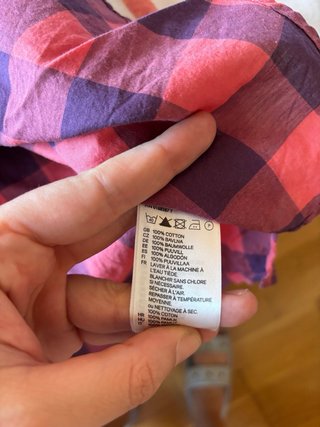 Camisa H&M cuadros sin mangas roja y morada