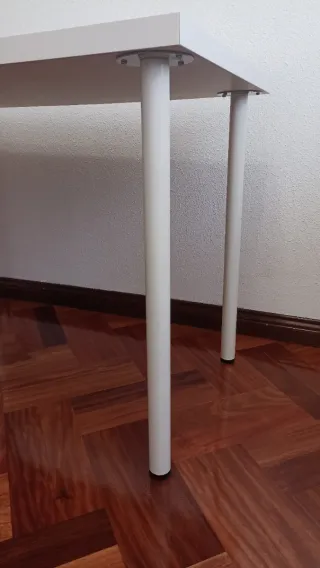 Escritorio Ikea blanco, modelo Linnmon