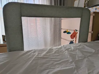 Barrera de seguridad para cama infantil