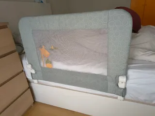Barrera de seguridad para cama infantil
