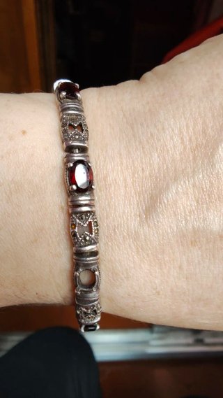 Pulsera Vintage de  Plata con Granates.