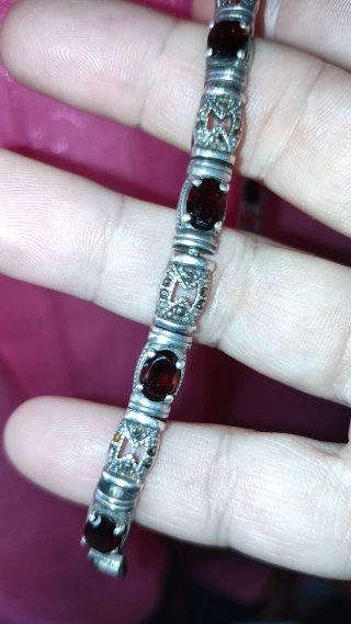 Pulsera Vintage de  Plata con Granates.