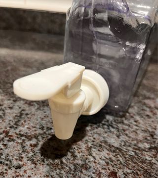 Dispensador 4 L de agua con grifo