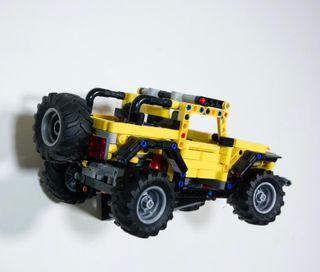 Supporto a parete Lego Technic per auto