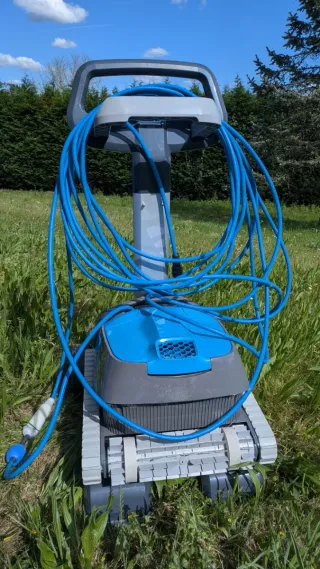 Robot Limpiafondos Dolphin Carrera 40i