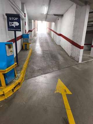 Garaje en venta en Las Almenas en Tomares