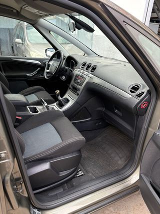 Ford S-MAX 2011