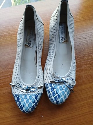 Zapatos planos Calzados Larra piel calados